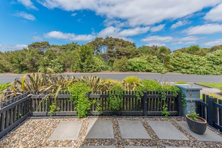 Photo of property in 52 Bomb Point Drive, Hobsonville, Auckland, 0616