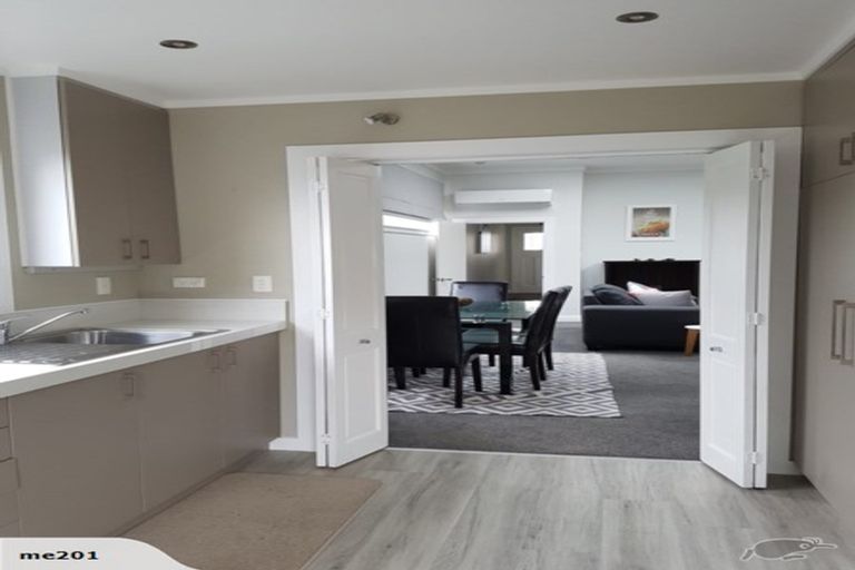 Photo of property in 17 Garfield Street, Brooklyn, Wellington, 6021