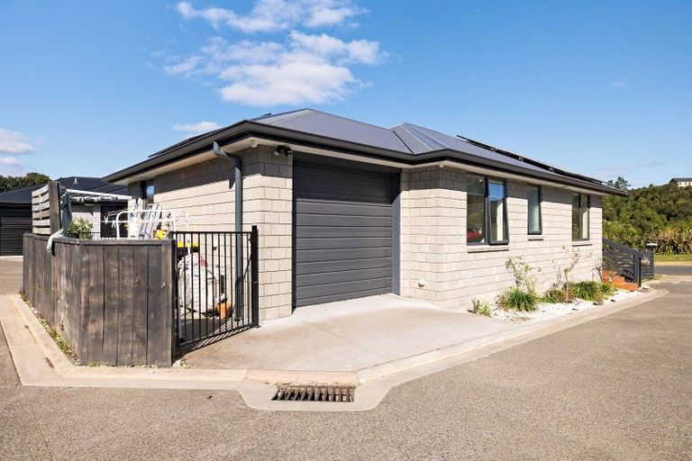 Photo of property in 2 Hauruia Way, Pyes Pa, Tauranga, 3112