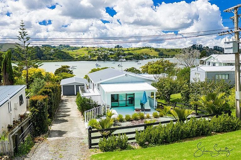 Photo of property in 4 Bonham Street, Pahi, Paparoa, 0571