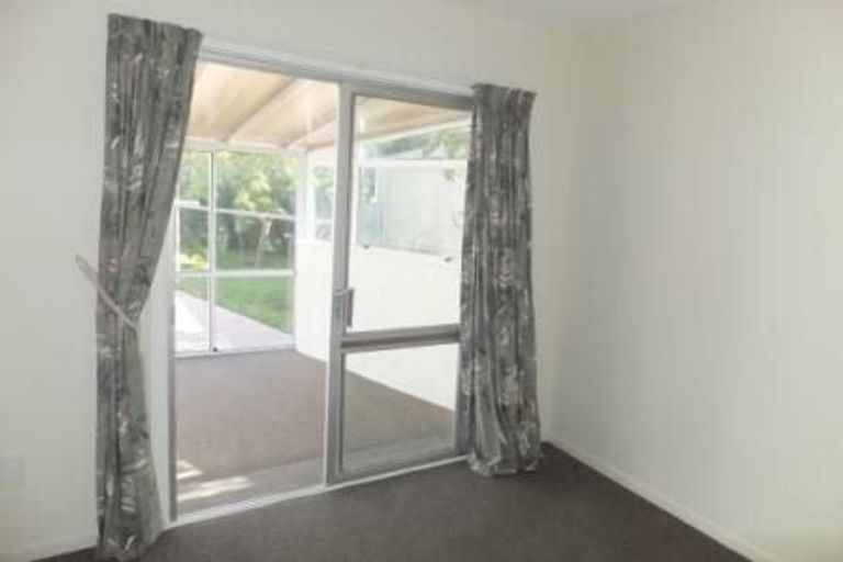 Photo of property in 11 Bideford Place, Dallington, Christchurch, 8061