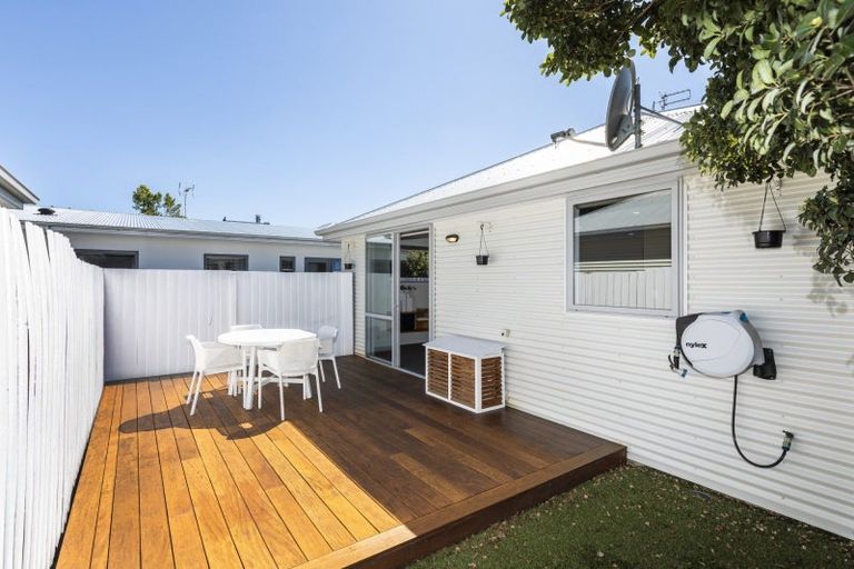 Photo of property in 15 Forbes Street, Sydenham, Christchurch, 8023