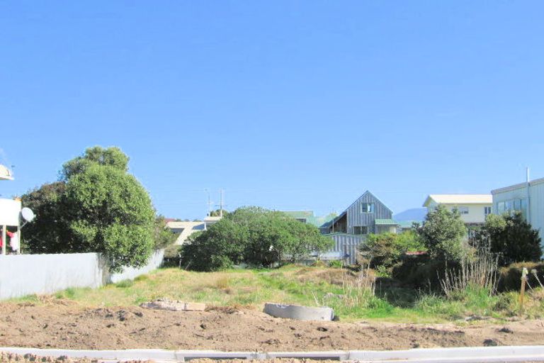 Photo of property in 120 Karewa Parade, Papamoa Beach, Papamoa, 3118