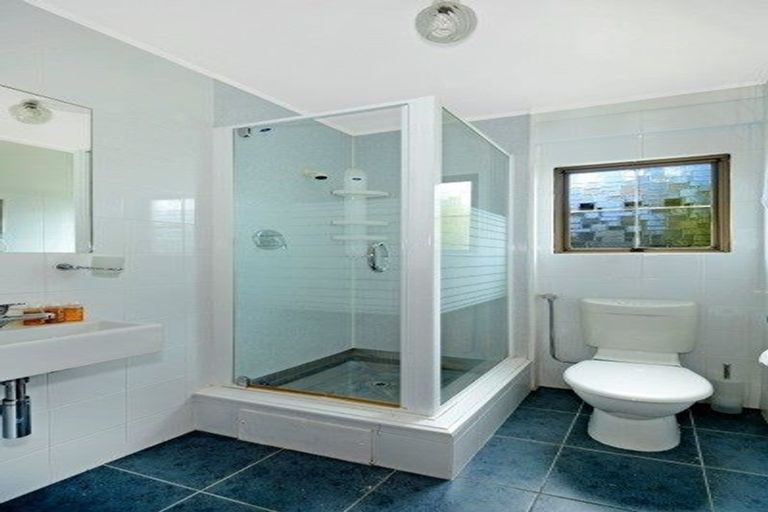 Photo of property in 1/37 Rangitoto Terrace, Milford, Auckland, 0620