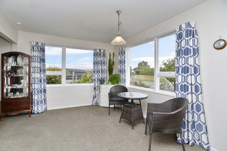 Photo of property in 10 Seadown Crescent, Amberley, 7410