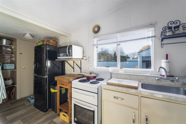 Photo of property in 1 Kempton Street, Greytown, 5712