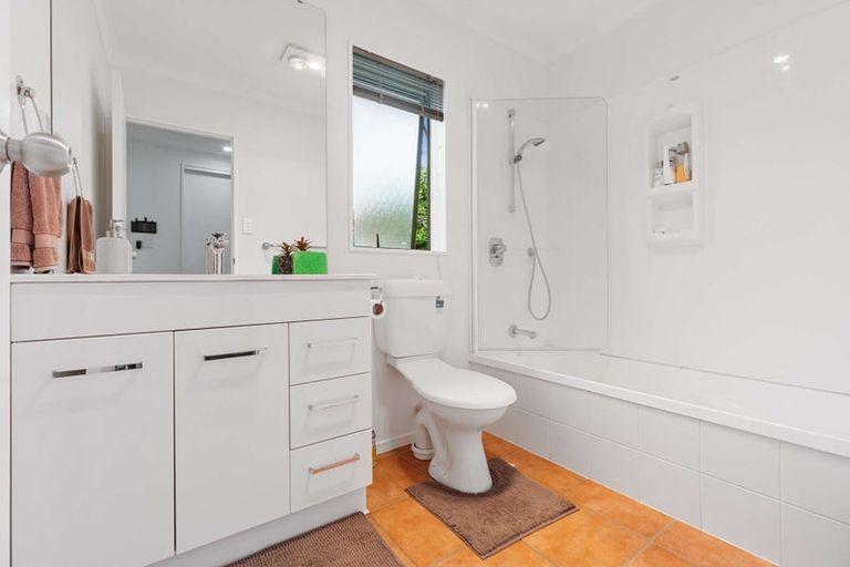 Photo of property in 335 Mahia Road, Weymouth, Auckland, 2103