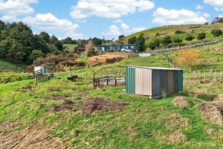 Photo of property in 63 Porter Road, Paparoa, 0571