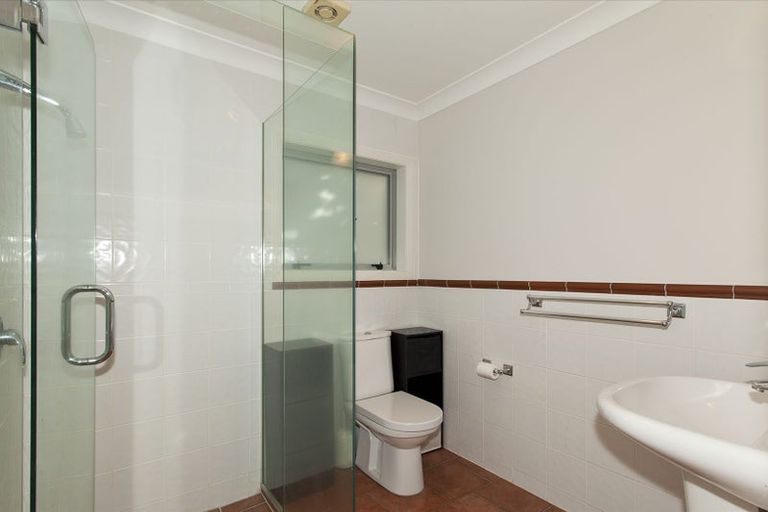 Photo of property in 2/1 Keys Street, Belmont, Auckland, 0622