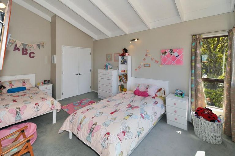 Photo of property in 909 East Coast Road, Northcross, Auckland, 0632