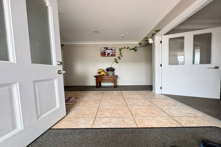 Photo of property in 1/24 Overton Road, Papatoetoe, Auckland, 2025