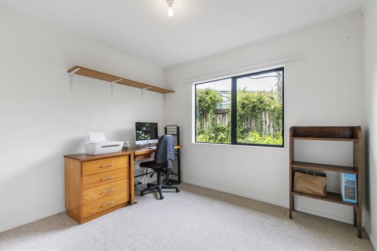 Photo of property in 2/19 Sycamore Drive, Sunnynook, Auckland, 0620