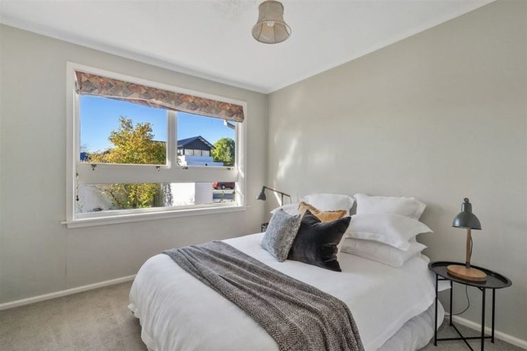 Photo of property in 147 Straven Road, Fendalton, Christchurch, 8014