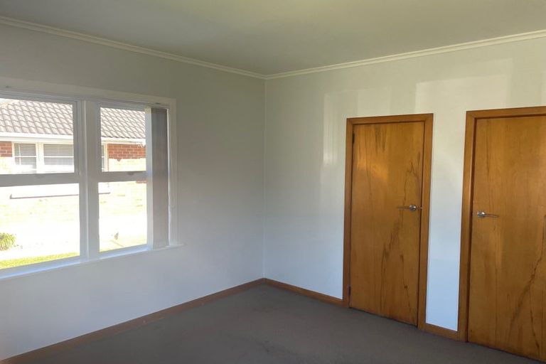 Photo of property in 38 Awaroa Road, Sunnyvale, Auckland, 0612