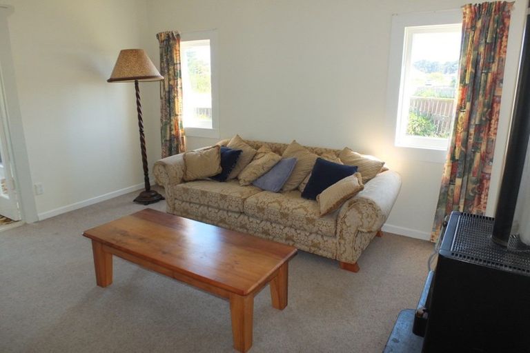 Photo of property in 19 Nash Parade, Foxton Beach, Foxton, 4815