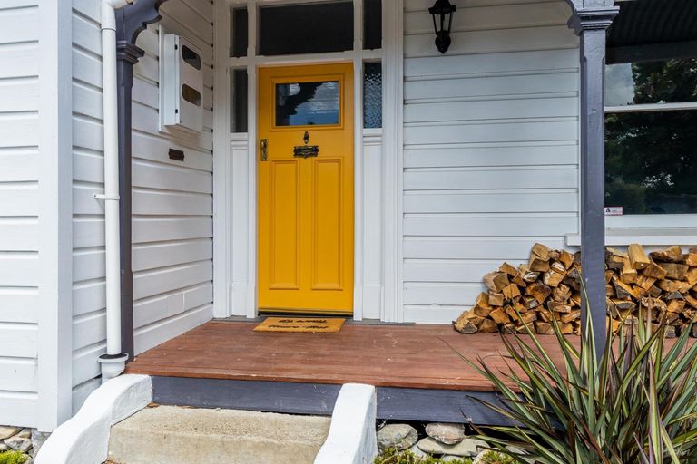 Photo of property in 43 Rhodes Street, Waimate, 7924