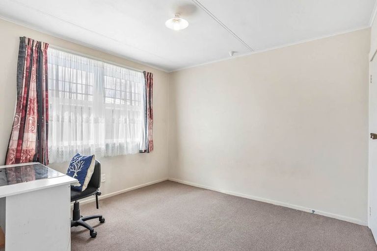 Photo of property in 2/84 Portage Road, New Lynn, Auckland, 0600