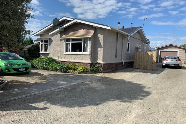 Photo of property in 68 Roberts Line, Kelvin Grove, Palmerston North, 4414