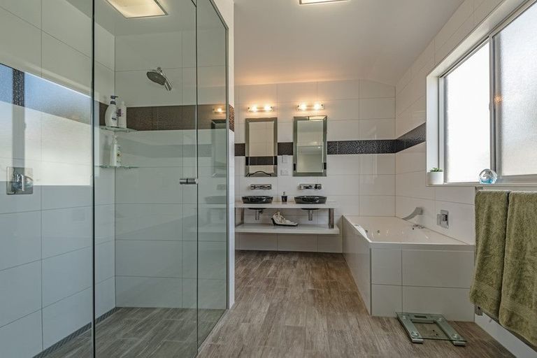 Photo of property in 28 Thomas Place, Foxton Beach, Foxton, 4815