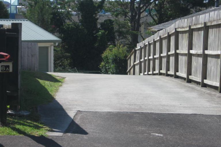 Photo of property in 1/6 Mulberry Place, Glenfield, Auckland, 0629