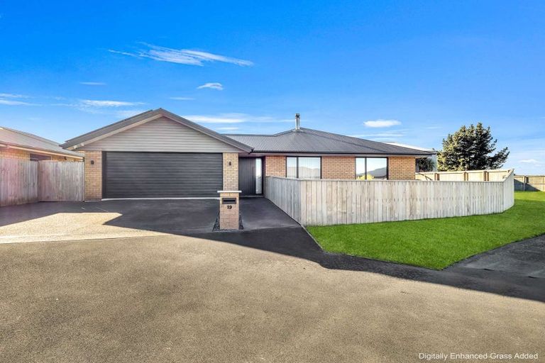 Photo of property in 19 Cressy Place, Darfield, 7510