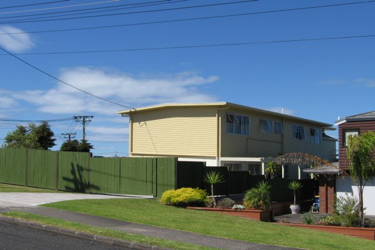 Photo of property in 39 Orchard Road, Browns Bay, Auckland, 0630
