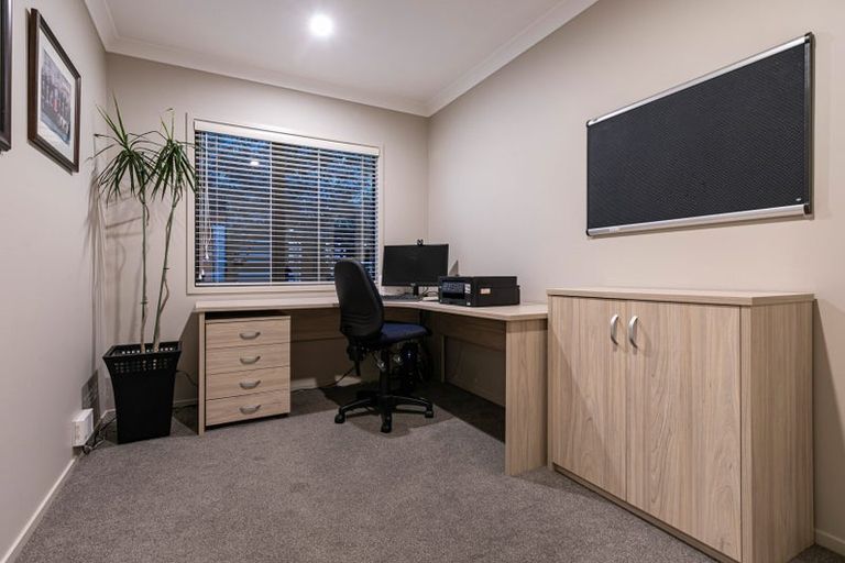 Photo of property in 2 Birchwood Grove, Greenhithe, Auckland, 0632