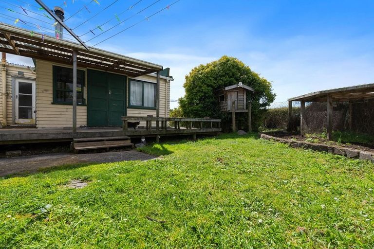 Photo of property in 51 Kawaha Point Road, Fairy Springs, Rotorua, 3015