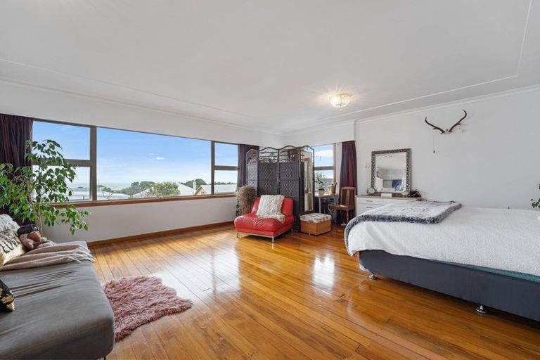 Photo of property in 14 Barrett Street, Westown, New Plymouth, 4310