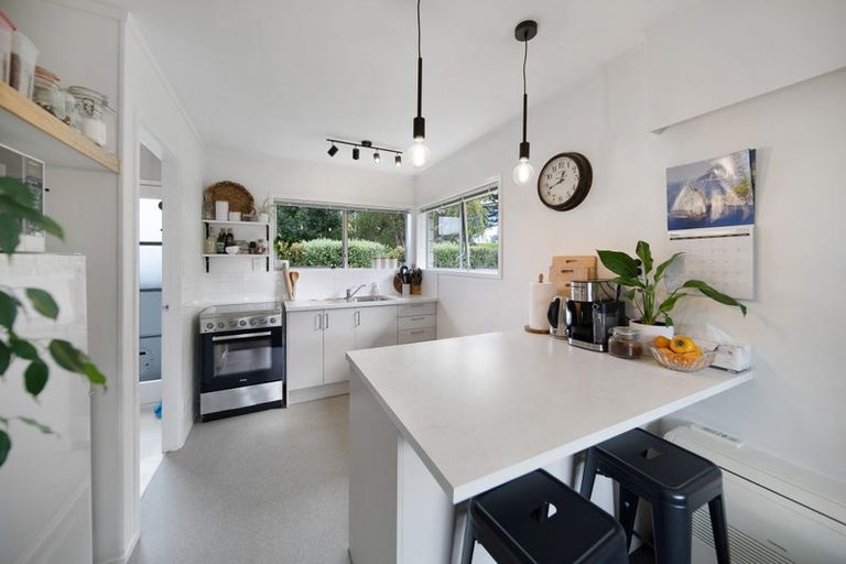 Photo of property in 2/15 Gloaming Place, Conifer Grove, Takanini, 2112