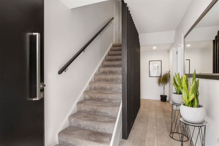 Photo of property in 2a Wairarapa Terrace, Merivale, Christchurch, 8014