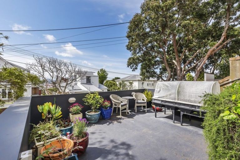 Photo of property in 20 Talavera Terrace, Kelburn, Wellington, 6012