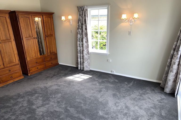 Photo of property in 129 Memorial Avenue, Burnside, Christchurch, 8053