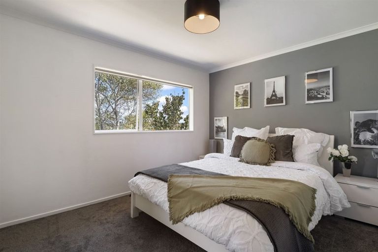 Photo of property in 116a Forrest Hill Road, Forrest Hill, Auckland, 0620