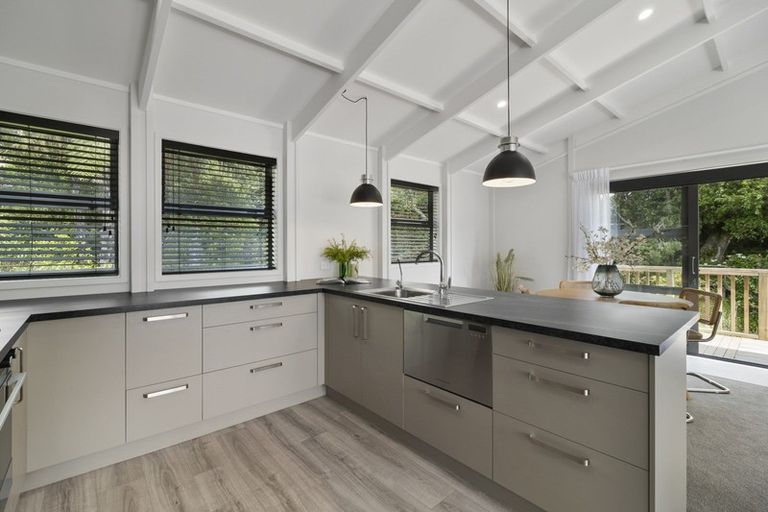 Photo of property in 96 Eliot Street, New Plymouth, 4310