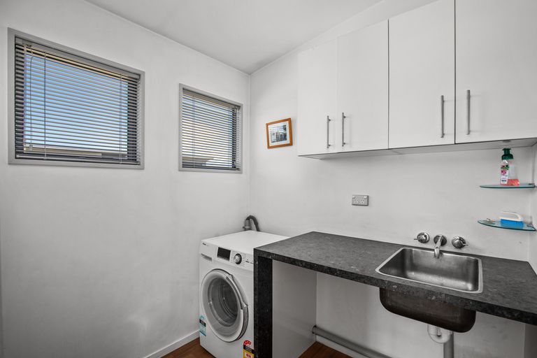 Photo of property in 25 Albert Drive, Clyde, 9330