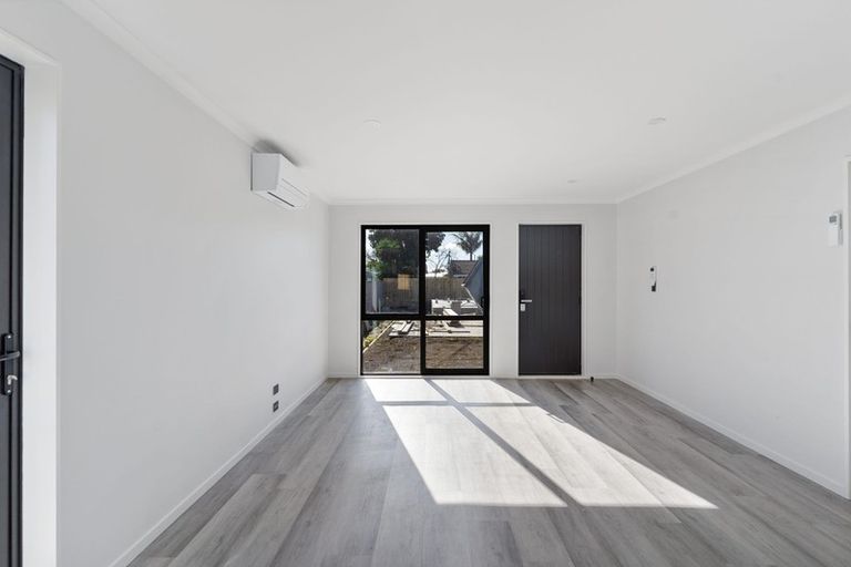 Photo of property in 8e Kent Road, Manurewa, Auckland, 2102