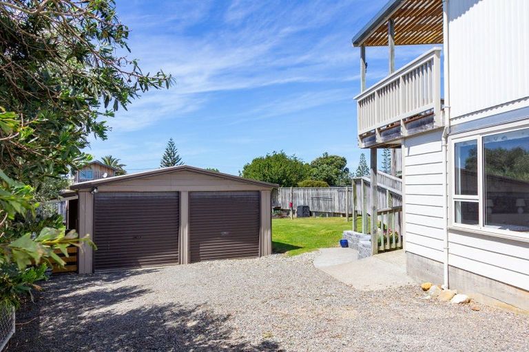 Photo of property in 61 Pinedale Crescent, Riversdale Beach, Masterton, 5872