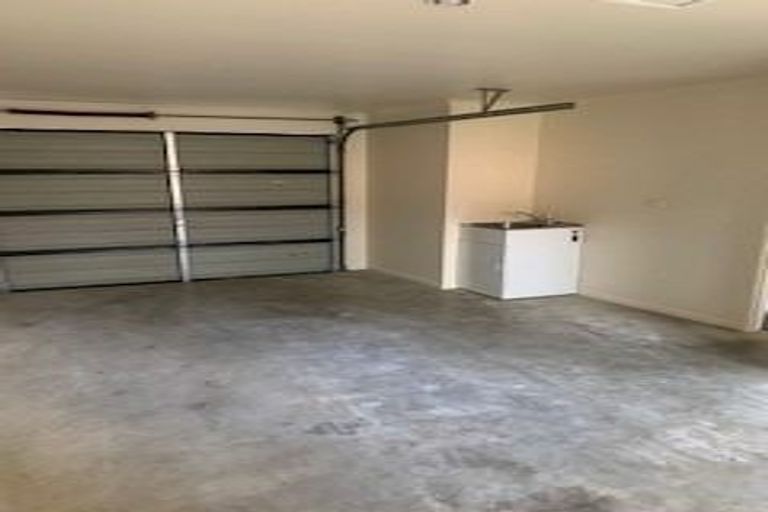 Photo of property in 6 Claywest Place, Glen Eden, Auckland, 0602