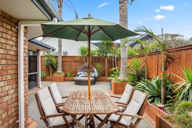 Photo of property in 32 Aranui Drive, Papamoa Beach, Papamoa, 3118