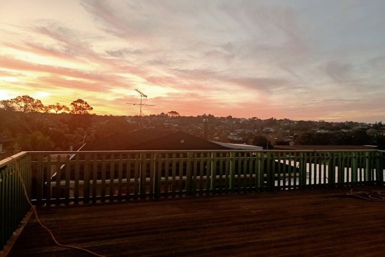 Photo of property in 21 Oaktree Avenue, Browns Bay, Auckland, 0630