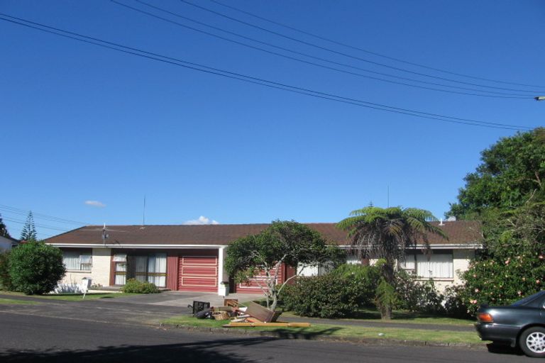 Photo of property in 1/6 Hinekohu Street, New Lynn, Auckland, 0600