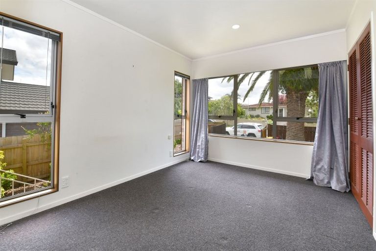 Photo of property in 27 Amorino Drive, Red Beach, 0932