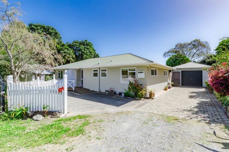 Photo of property in 8a Fleetwood Grove, Waikanae, 5036