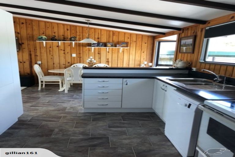 Photo of property in 6 Vela Place, Clarks Beach, 2122