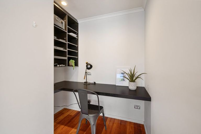 Photo of property in 112a Wairakei Road, Bryndwr, Christchurch, 8052