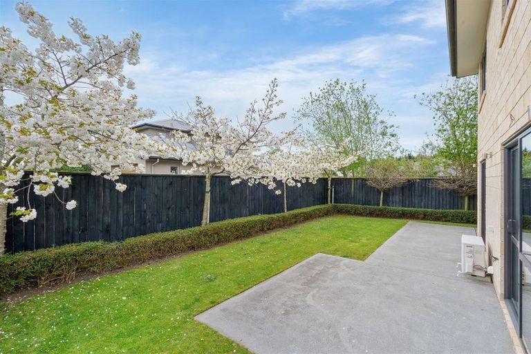 Photo of property in 41 Pentonville Close, Westmorland, Christchurch, 8025