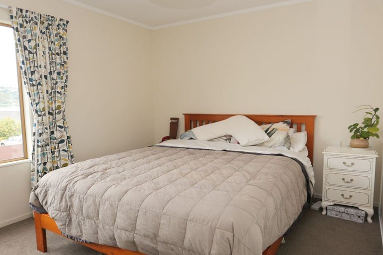 Photo of property in 31 Penryn Drive, Camborne, Porirua, 5026