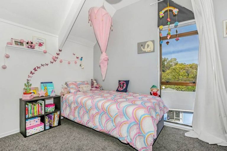 Photo of property in 32 Thimble Lane, Whitby, Porirua, 5024