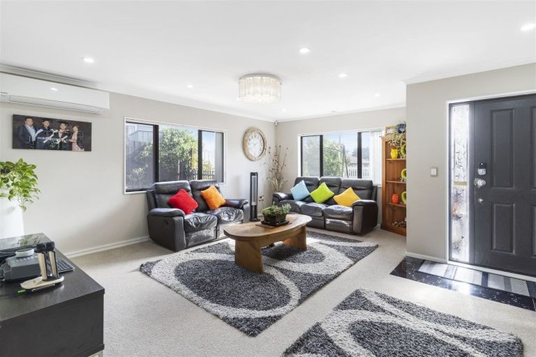 Photo of property in 84 Keri Vista Rise, Papakura, 2110